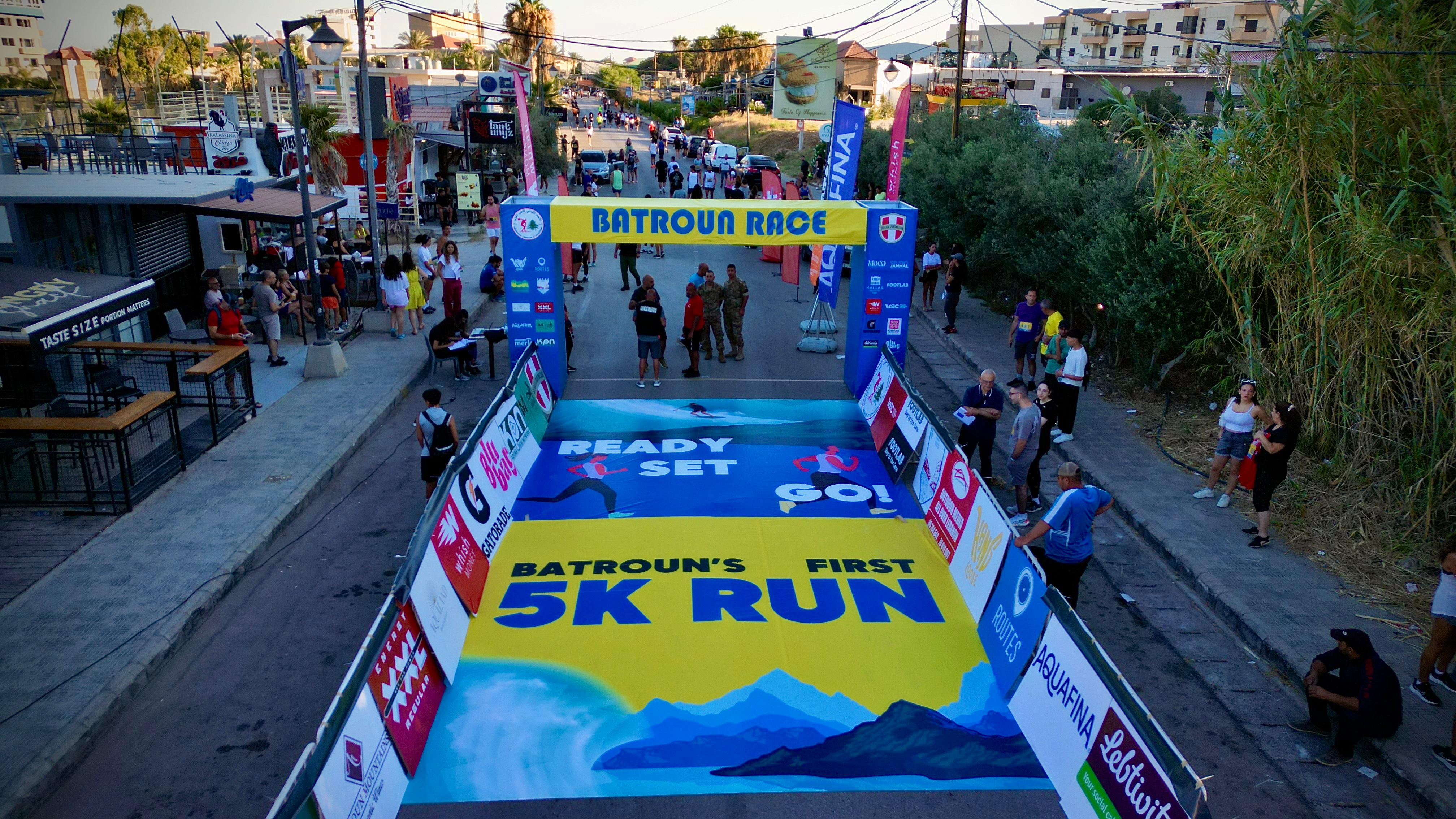 Runners lined up at the Batroun Race start line